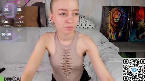 Snapshot of michelle_blond chatting on October 19, 8:08 am michelle_blond online show from October 19, 8:08 am
