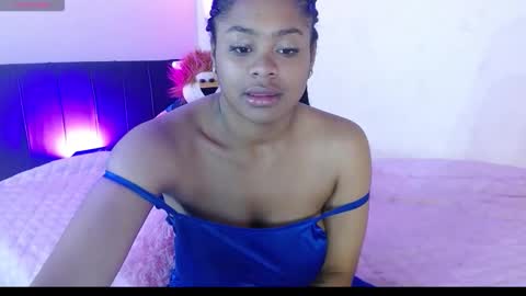 Snapshot of michellmoon1 chatting on October 19, 6:23 pm michellmoon1 online show from October 19, 6:23 pm