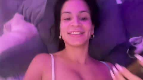 Snapshot of micielo87 chatting on February 7, 4:48 am Skye online show from February 7, 4:48 am