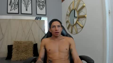 Snapshot of mickey_beasley chatting on September 22, 7:29 pm mickey online show from September 22, 7:29 pm