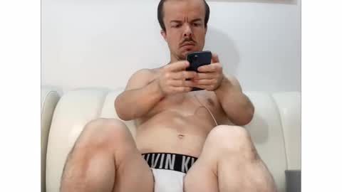 Snapshot of midgettripod1 chatting on September 12, 12:45 am Aaron online show from September 12, 12:45 am