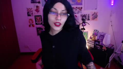 Pola  INDEPENDENT MODEL online show from December 7, 6:43 pm