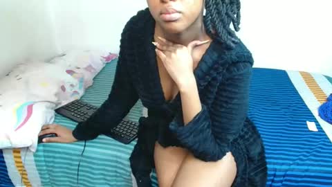 midnightsinx online show from November 2, 4:23 am