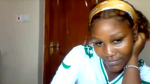 Snapshot of midnightt_tease chatting on September 9, 1:44 pm midnightt_tease online show from September 9, 1:44 pm