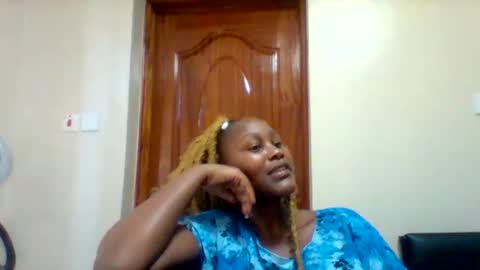 Snapshot of midnightt_tease chatting on September 16, 9:01 am midnightt_tease online show from September 16, 9:01 am
