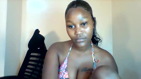 Snapshot of midnightt_tease chatting on October 13, 7:32 am midnightt_tease online show from October 13, 7:32 am