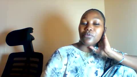 Snapshot of midnightt_tease chatting on October 12, 6:28 am midnightt_tease online show from October 12, 6:28 am