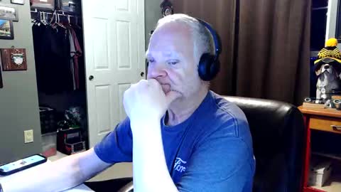 midwestdad09 online show from December 4, 2:11 am