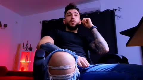 MightyAaron online show from January 6, 3:32 am