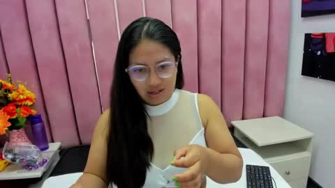 Snapshot of miha_smith chatting on October 19, 4:28 am Miha online show from October 19, 4:28 am