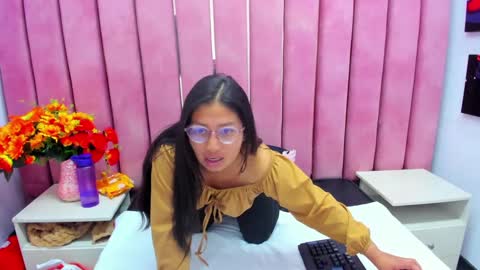 Snapshot of miha_smith chatting on September 18, 3:43 am Miha online show from September 18, 3:43 am