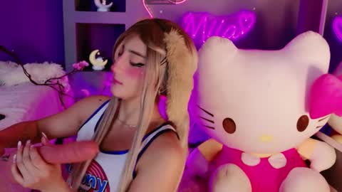   online show from March 27, 12:17 pm