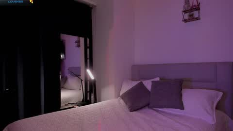 Mia Jhones online show from March 16, 3:20 am