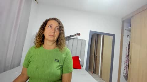 Mia Weed online show from April 6, 11:11 am