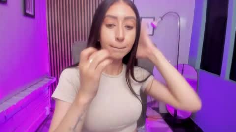miilu  online show from May 12, 3:37 am