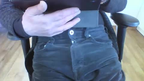 mik online show from March 3, 2:49 pm