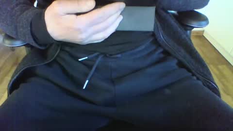 mik online show from January 31, 10:52 am