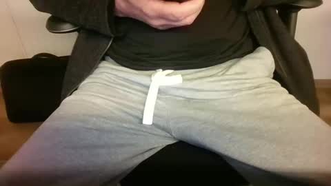 mik online show from October 15, 9:21 am