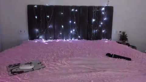 Mika online show from December 25, 11:10 pm