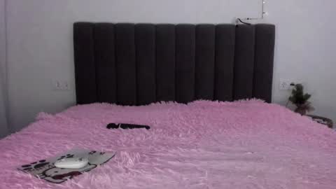 Mika online show from December 30, 9:40 pm