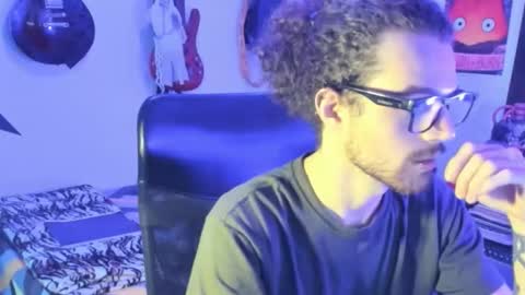 mikaelrizzzo online show from October 14, 10:13 pm