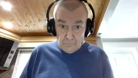 mike26051 online show from November 19, 1:21 pm