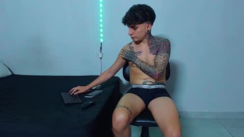 Mike IMDEPENDIENT MODEL online show from October 12, 3:43 am