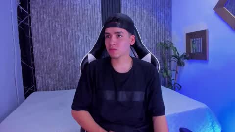 Mike 0233 online show from October 15, 4:49 am