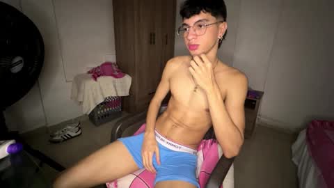 Mike Pineapple online show from October 26, 3:51 am