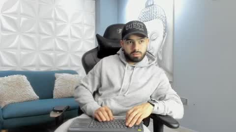 Mike Blare online show from January 4, 7:13 pm