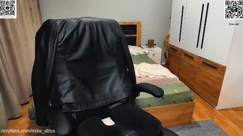 Mike    online show from February 8, 10:24 pm