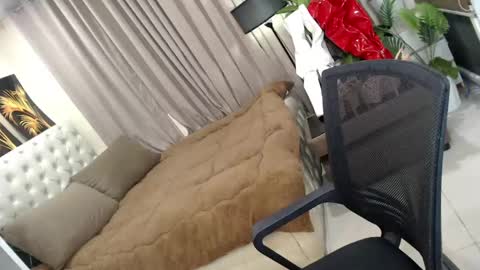 Theresa Luna online show from May 15, 11:56 pm