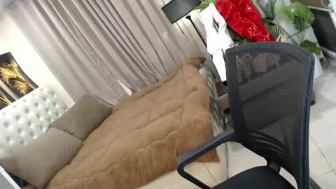 Theresa Luna online show from May 15, 11:34 pm