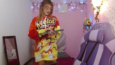 Mikka 3 online show from January 10, 1:49 pm