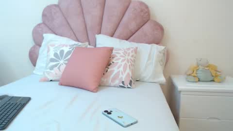 mila_adamss online show from June 5, 10:53 am