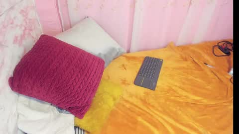 mila_cinnamon13 online show from December 3, 8:33 am