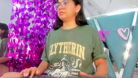 Snapshot of mila_clum chatting on February 17, 6:50 pm Camila online show from February 17, 6:50 pm