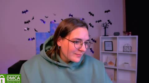 Mila online show from December 5, 8:49 pm