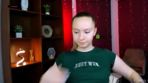 mila_glow online show from December 2, 6:22 am