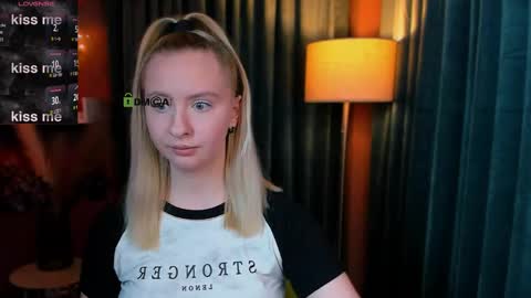mila_glow online show from May 10, 7:31 pm