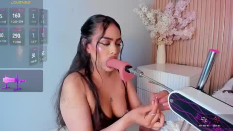 mila_hank online show from June 4, 2:56 pm