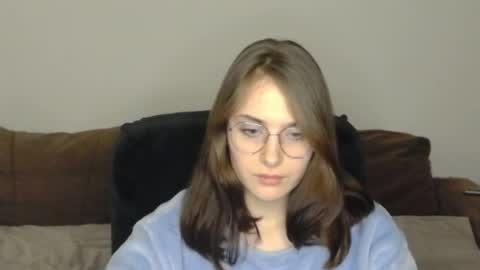 mila_keyy online show from March 17, 9:09 pm