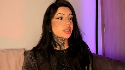     online show from March 7, 7:08 am