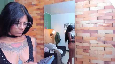 Mila and samy online show from November 26, 11:51 am