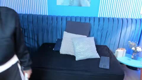 Mila and samy online show from April 19, 6:10 pm