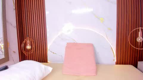 Mila online show from October 24, 8:20 pm