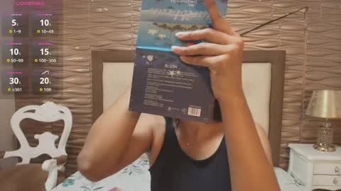 miladiosa online show from April 9, 12:11 pm