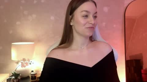 Mila Fleur online show from November 4, 3:24 pm