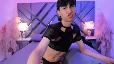 milan_lewiss online show from February 25, 12:31 pm