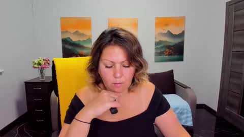 Snapshot of milana_blake chatting on October 1, 12:37 pm Milana online show from October 1, 12:37 pm